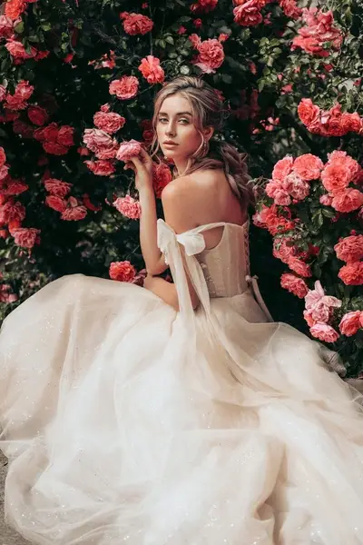 fashion outdoor photo beautiful bride 600nw 1745365388